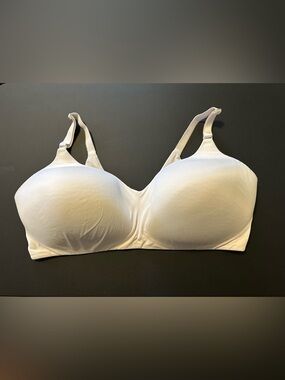 Torrid 360° Back Smoothing Wire-Free Bra, White, Size 42F, Used